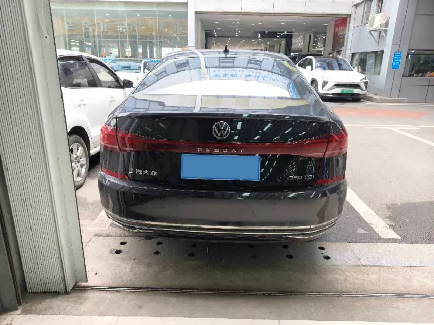 2023 Volkswagen Passat 2.0T 220HP L4 7DCT,autocango,china used car exporter,china ev exporter,chinese used car exporter,chinese used ev exporter