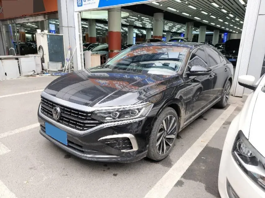 2023 Volkswagen Passat 2.0T 220HP L4 7DCT,autocango,china used car exporter,china ev exporter,chinese used car exporter,chinese used ev exporter