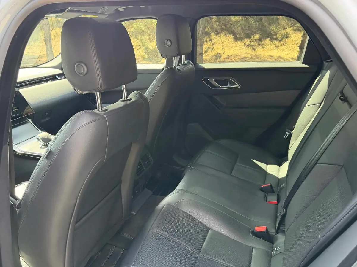 2024 Land Rover Range Rover Velar 2.0T 250HP L4 8AT,autocango,china used car exporter,china ev exporter,chinese used car exporter,chinese used ev exporter