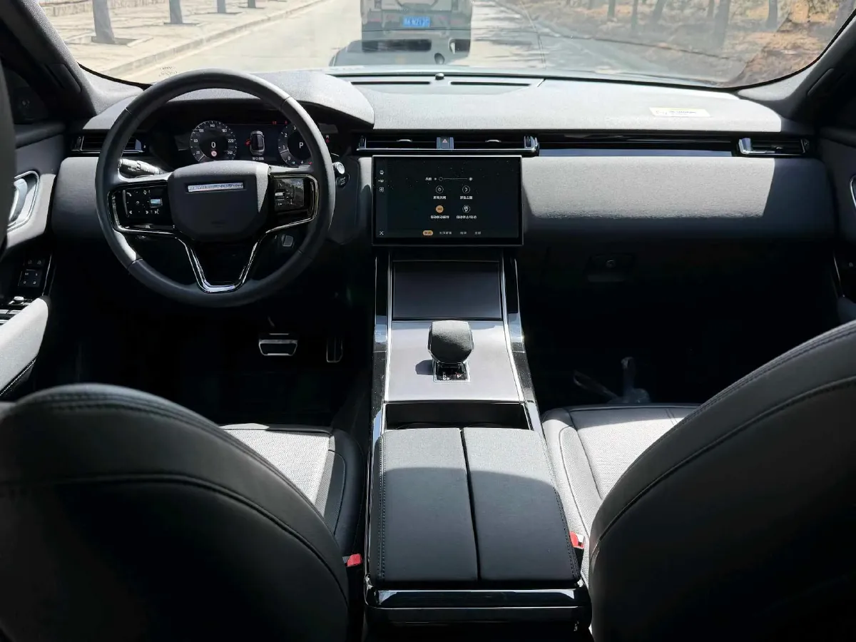 2024 Land Rover Range Rover Velar 2.0T 250HP L4 8AT,autocango,china used car exporter,china ev exporter,chinese used car exporter,chinese used ev exporter