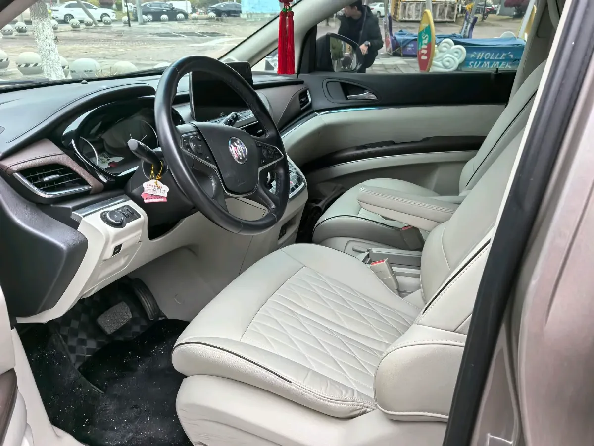 2022 Buick GL8 2.0T 237HP L4 9AT,autocango,china used car exporter,china ev exporter,chinese used car exporter,chinese used ev exporter