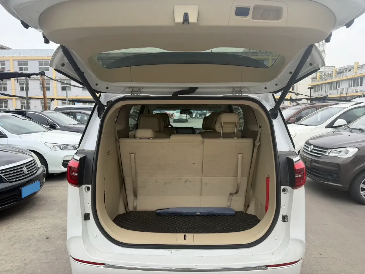 2022 Buick GL8 2.0T 237HP L4 9AT,autocango,china used car exporter,china ev exporter,chinese used car exporter,chinese used ev exporter