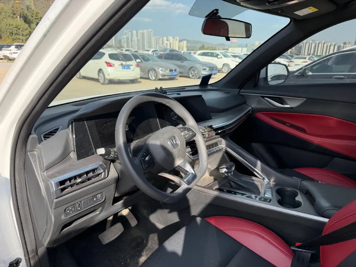 2022 ChangAn CS35 Plus 1.4T 160HP L4 7DCT,autocango,china used car exporter,china ev exporter,chinese used car exporter,chinese used ev exporter