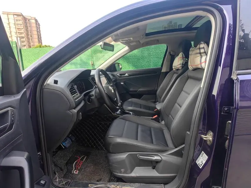 2021 Volkswagen T-Roc 1.4T 150HP L4 7DCT,autocango,china used car exporter,china ev exporter,chinese used car exporter,chinese used ev exporter