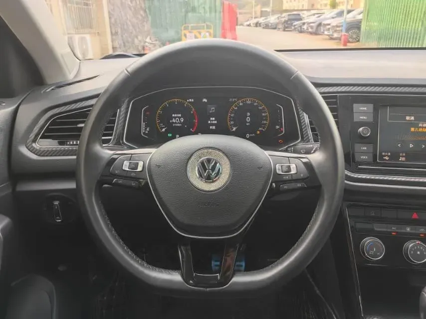 2021 Volkswagen T-Roc 1.4T 150HP L4 7DCT,autocango,china used car exporter,china ev exporter,chinese used car exporter,chinese used ev exporter