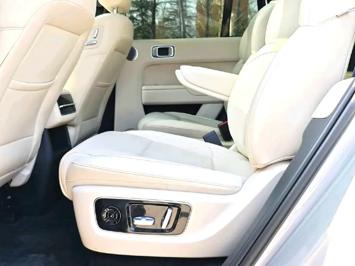 2023 Li L8 Range Extended 154HP REEV 40.9KWH,autocango,china used car exporter,china ev exporter,chinese used car exporter,chinese used ev exporter