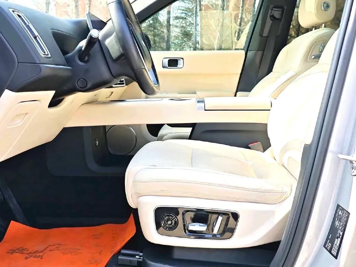 2023 Li L8 Range Extended 154HP REEV 40.9KWH,autocango,china used car exporter,china ev exporter,chinese used car exporter,chinese used ev exporter