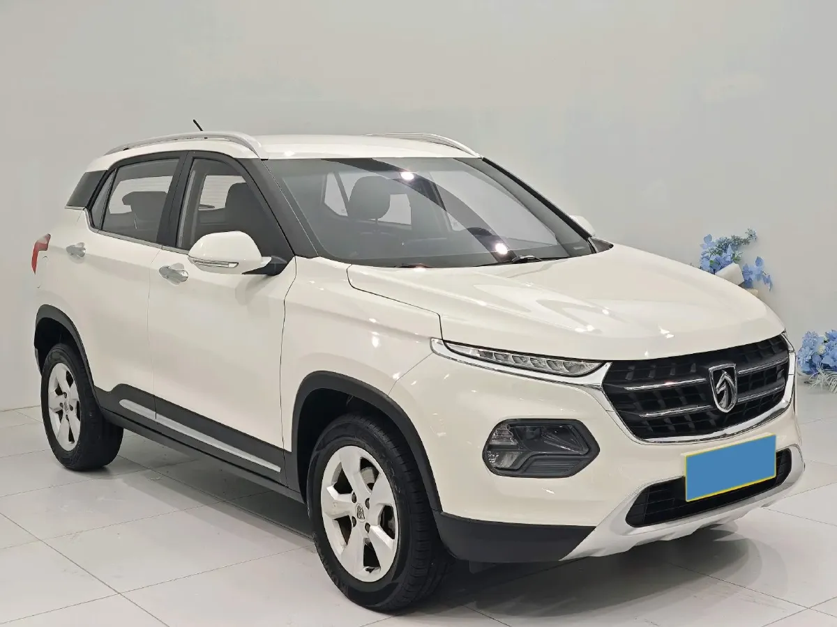 2017 BaoJun 310W 1.5L 105HP L4 6MT,autocango,china used car exporter,china ev exporter,chinese used car exporter,chinese used ev exporter