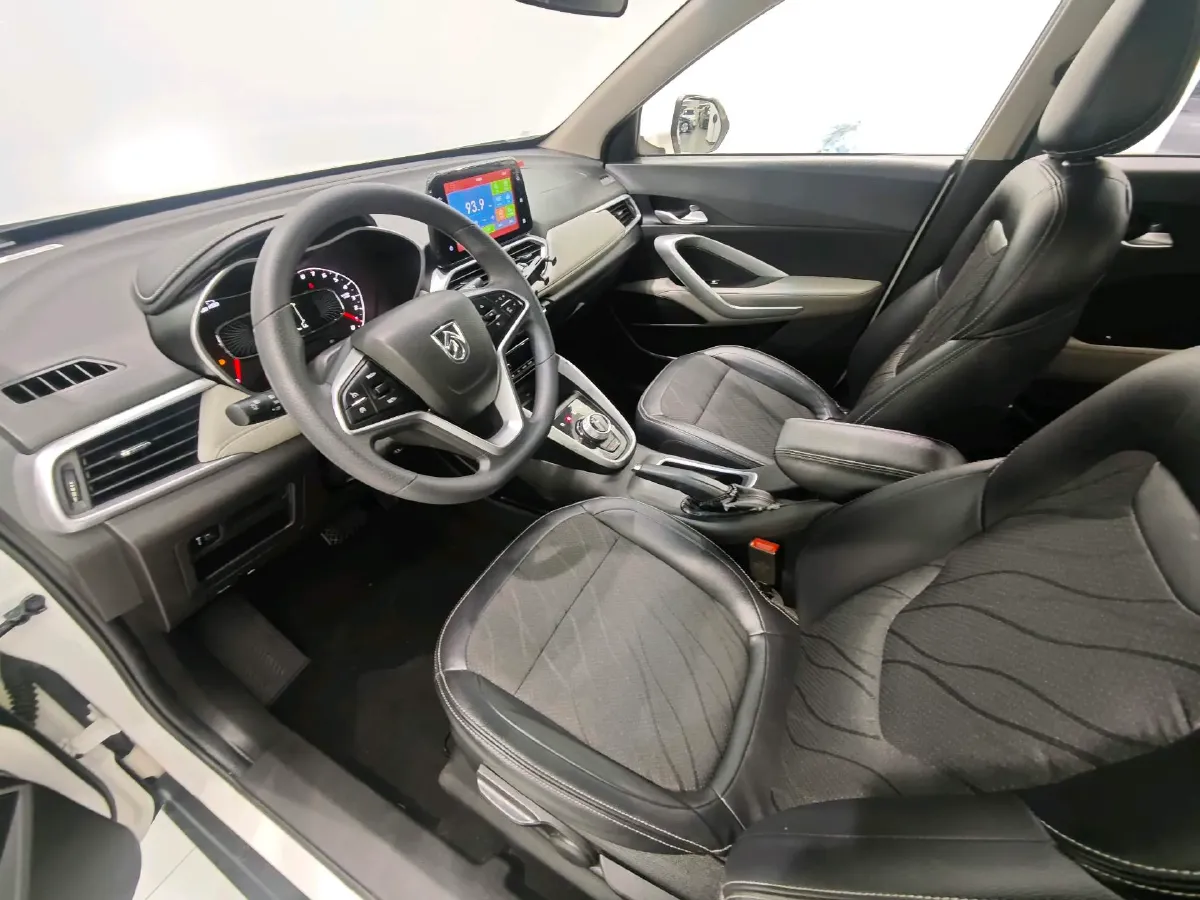 2017 BaoJun 310W 1.5L 105HP L4 6MT,autocango,china used car exporter,china ev exporter,chinese used car exporter,chinese used ev exporter