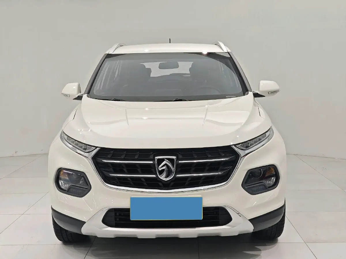 2017 BaoJun 310W 1.5L 105HP L4 6MT,autocango,china used car exporter,china ev exporter,chinese used car exporter,chinese used ev exporter