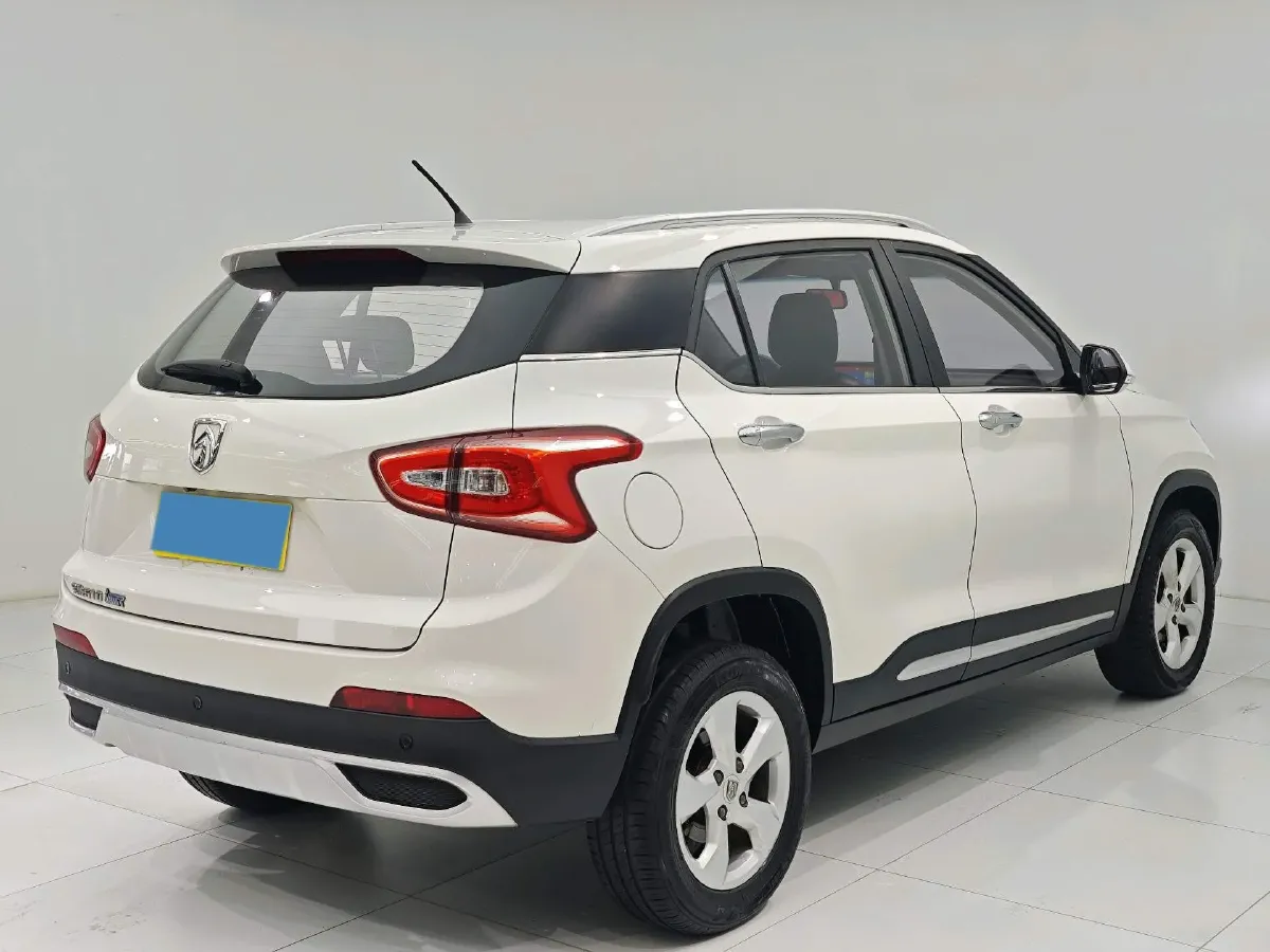 2017 BaoJun 310W 1.5L 105HP L4 6MT,autocango,china used car exporter,china ev exporter,chinese used car exporter,chinese used ev exporter