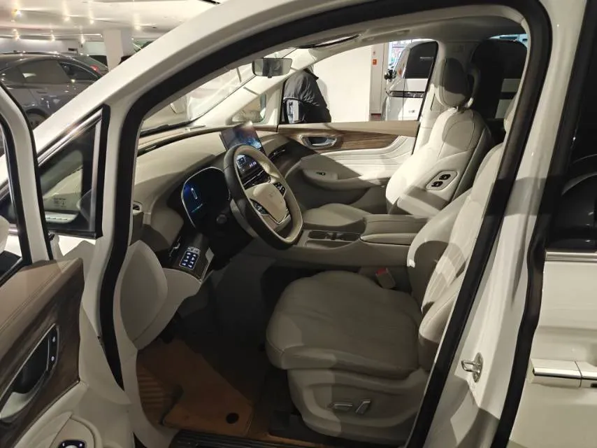 2025 Roewe iMAX8 1.5T 150HP L4 1DHT PHEV 24.7KWH,autocango,china used car exporter,china ev exporter,chinese used car exporter,chinese used ev exporter