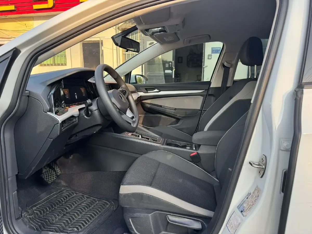 2021 Volkswagen Golf 1.2T 116HP L4 7DCT,autocango,china used car exporter,china ev exporter,chinese used car exporter,chinese used ev exporter