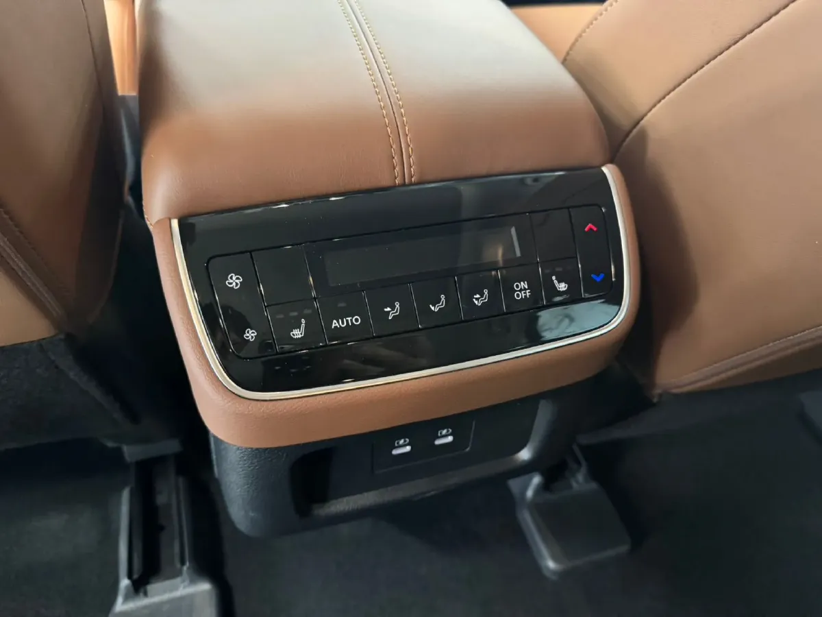 2024 Nissan Pathfinder 2.0T 252HP L4 9AT,autocango,china used car exporter,china ev exporter,chinese used car exporter,chinese used ev exporter