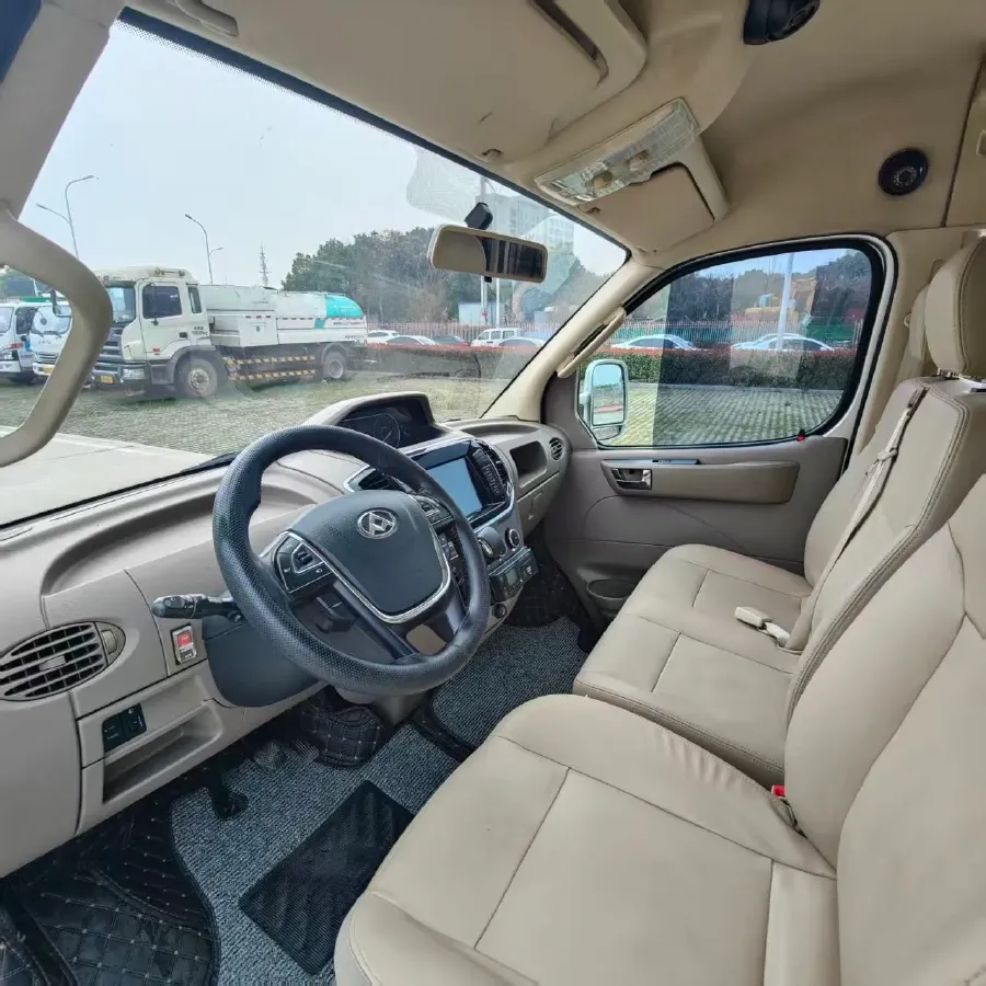 2019 MAXUS XinTu V80 2.0T 139HP L4 6MT,autocango,china used car exporter,china ev exporter,chinese used car exporter,chinese used ev exporter