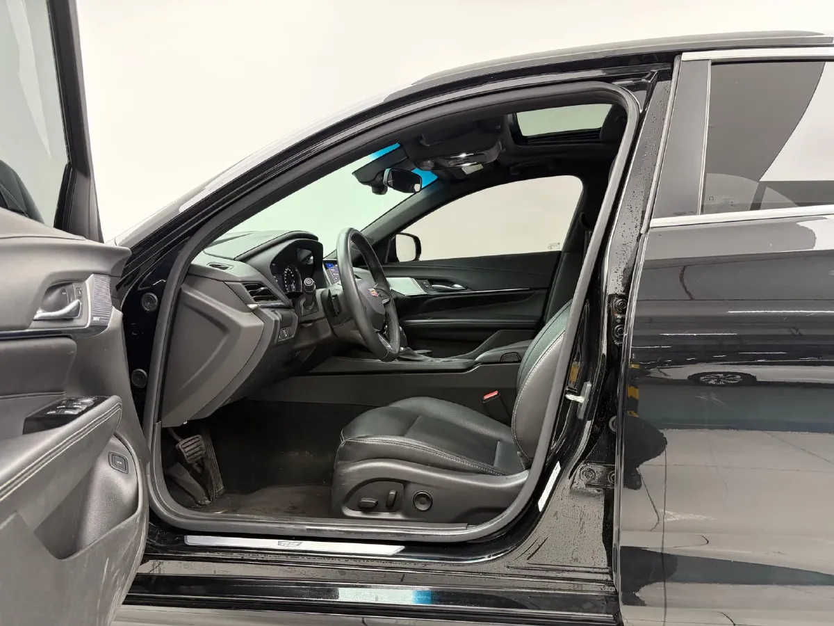 2022 Cadillac CT4 2.0T 237HP L4 8AT,autocango,china used car exporter,china ev exporter,chinese used car exporter,chinese used ev exporter