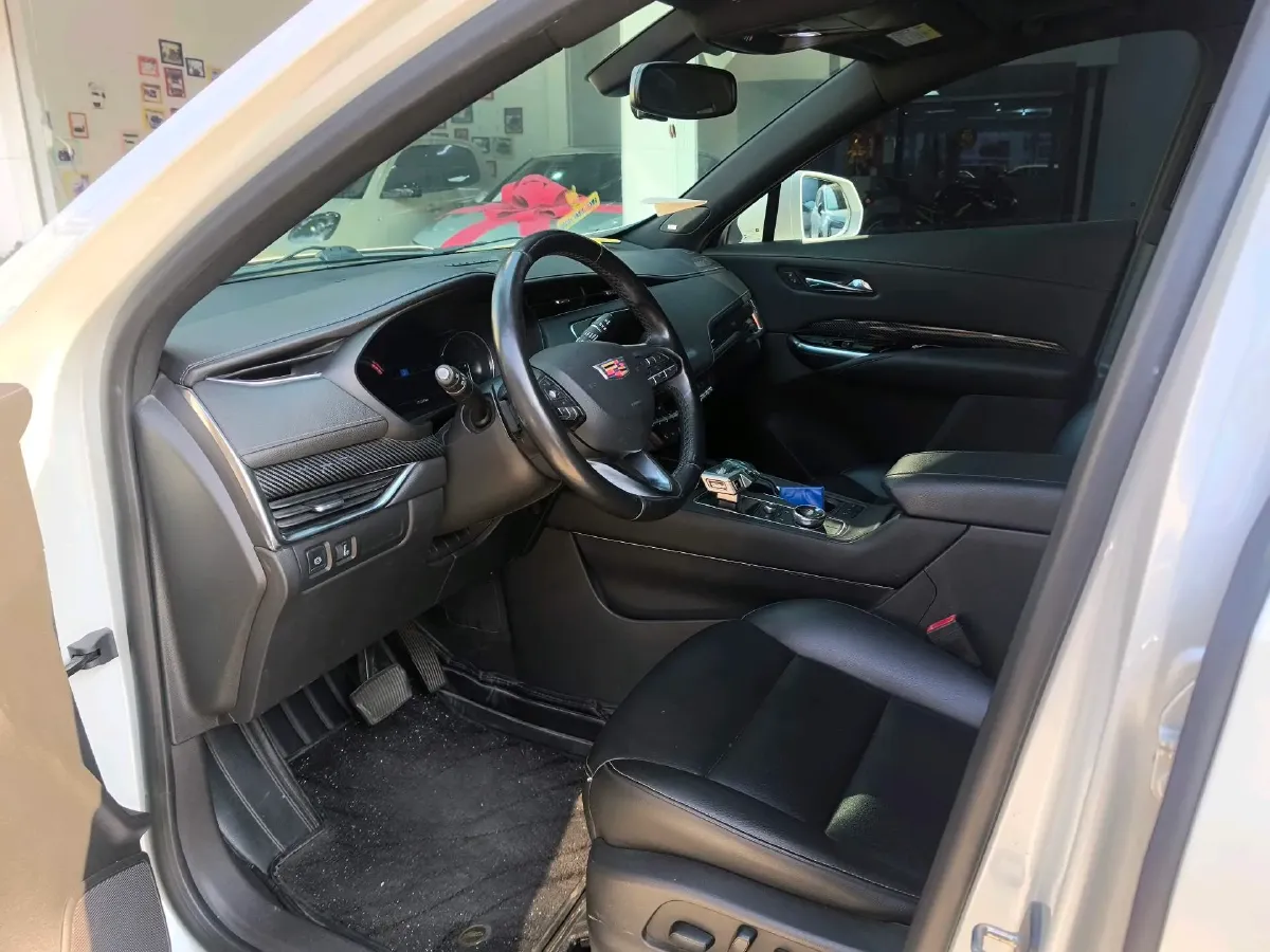 2020 Cadillac XT4 2.0T 241HP L4 9AT,autocango,china used car exporter,china ev exporter,chinese used car exporter,chinese used ev exporter