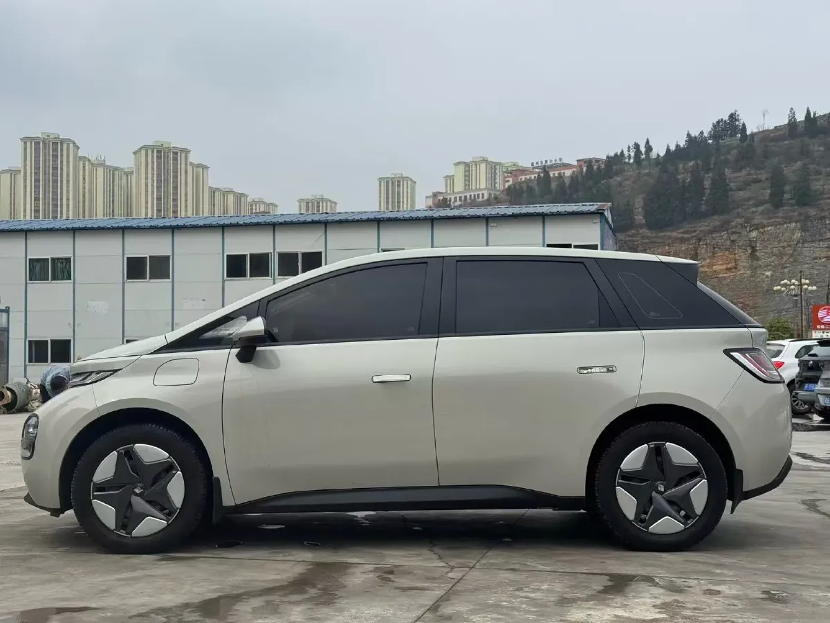 2023 BaoJun Cloud BEV 37.9KWH,autocango,china used car exporter,china ev exporter,chinese used car exporter,chinese used ev exporter