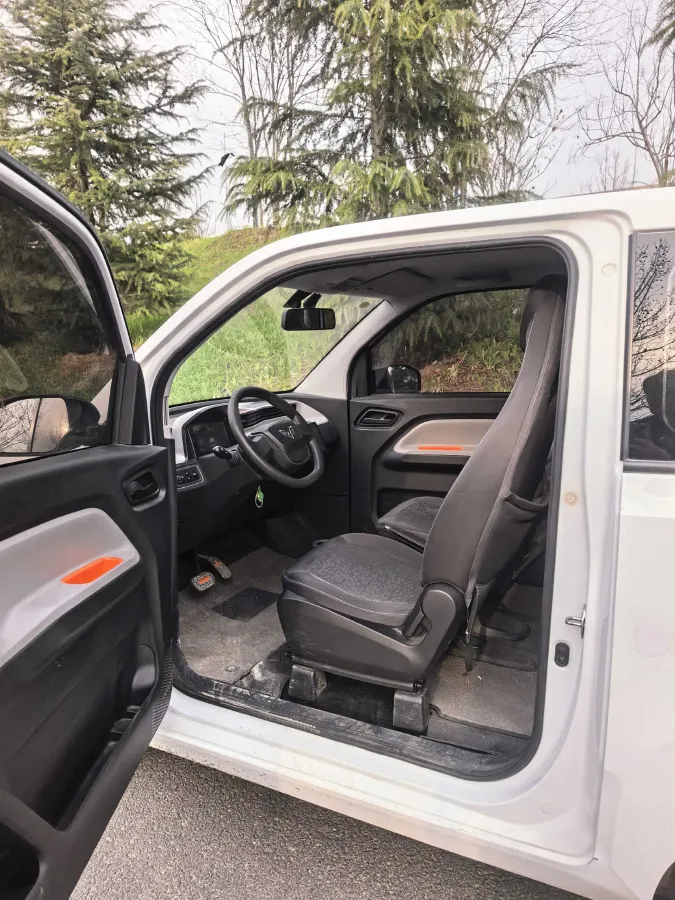 2020 WuLing HongGuang MINI EV BEV 9KWH,autocango,china used car exporter,china ev exporter,chinese used car exporter,chinese used ev exporter