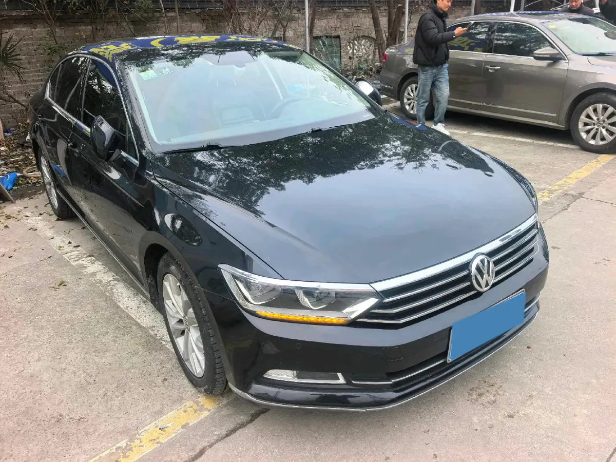 2018 Volkswagen Magotan 1.8T 180HP L4 7DCT,autocango,china used car exporter,china ev exporter,chinese used car exporter,chinese used ev exporter