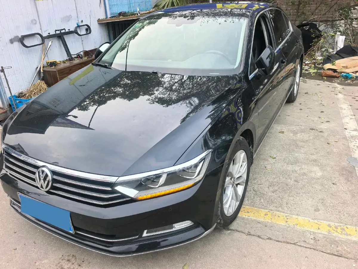 2018 Volkswagen Magotan 1.8T 180HP L4 7DCT,autocango,china used car exporter,china ev exporter,chinese used car exporter,chinese used ev exporter