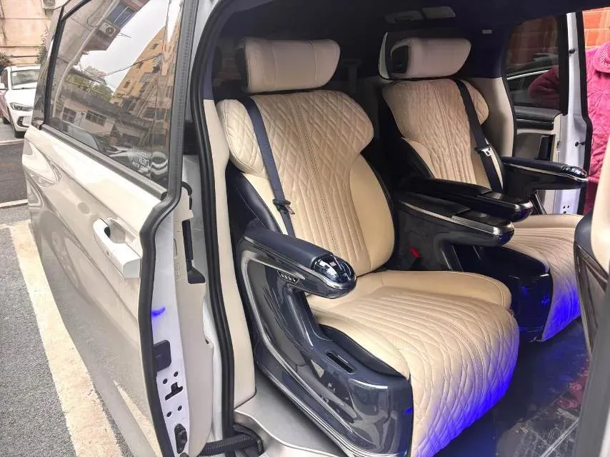 2022 Buick GL8 2.0T 237HP L4 9AT,autocango,china used car exporter,china ev exporter,chinese used car exporter,chinese used ev exporter