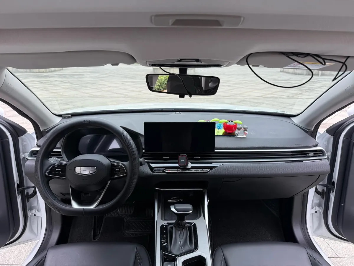 2025 Geely Emgrand 1.5L 127HP L4 CVT,autocango,china used car exporter,china ev exporter,chinese used car exporter,chinese used ev exporter