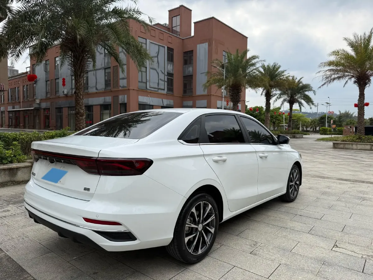 2025 Geely Emgrand 1.5L 127HP L4 CVT,autocango,china used car exporter,china ev exporter,chinese used car exporter,chinese used ev exporter