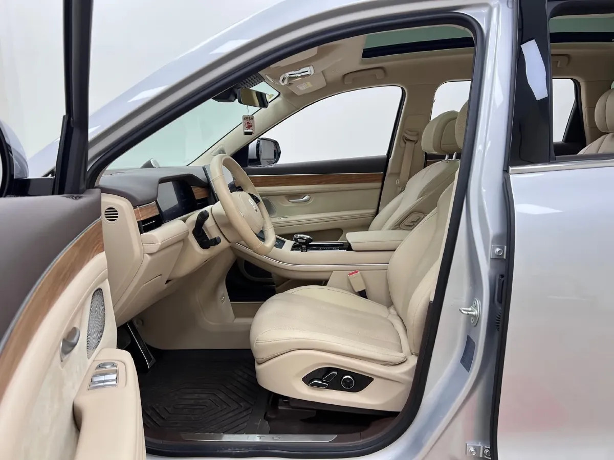 2024 AITO AITO M7 1.5T 152HP L4 REEV 40KWH,autocango,china used car exporter,china ev exporter,chinese used car exporter,chinese used ev exporter