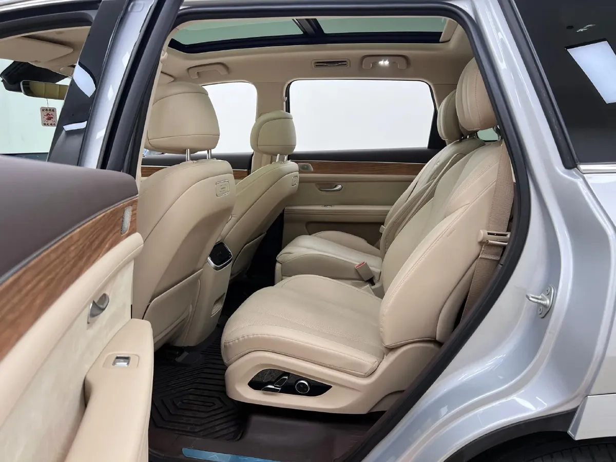 2024 AITO AITO M7 1.5T 152HP L4 REEV 40KWH,autocango,china used car exporter,china ev exporter,chinese used car exporter,chinese used ev exporter