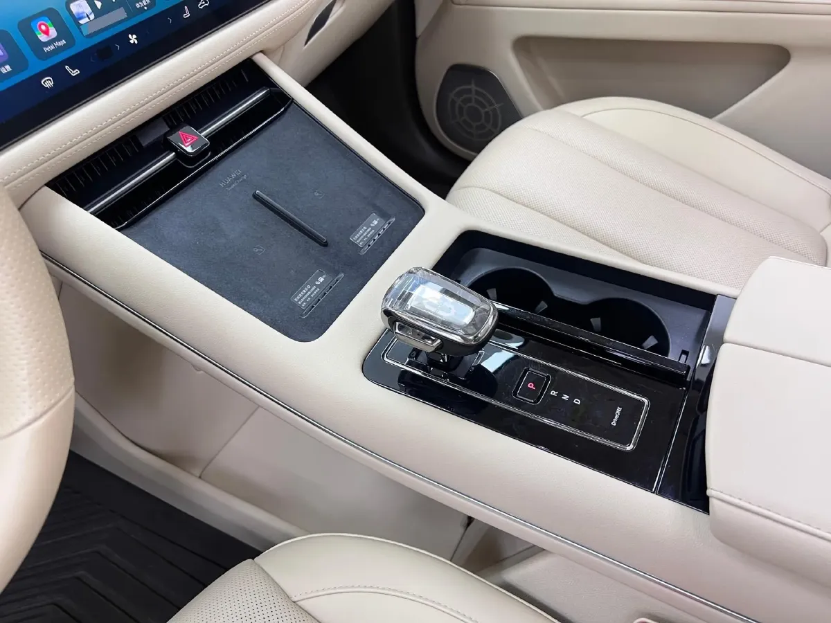 2024 AITO AITO M7 1.5T 152HP L4 REEV 40KWH,autocango,china used car exporter,china ev exporter,chinese used car exporter,chinese used ev exporter