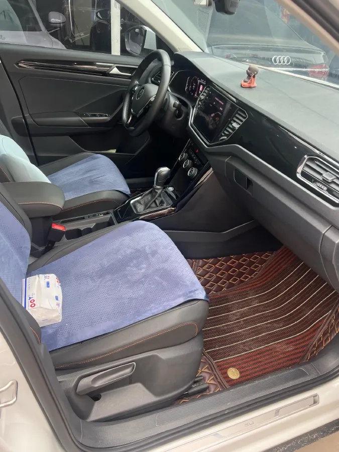 2021 Volkswagen T-Roc 1.4T 150HP L4 7DCT,autocango,china used car exporter,china ev exporter,chinese used car exporter,chinese used ev exporter