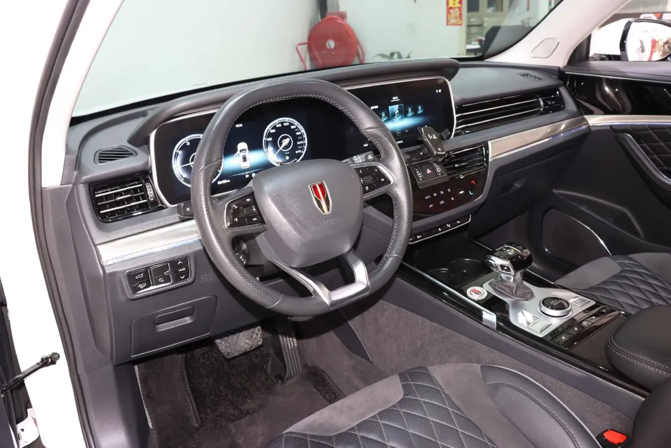 2019 HongQi HS5 2.0T 224HP L4 6AT,autocango,china used car exporter,china ev exporter,chinese used car exporter,chinese used ev exporter