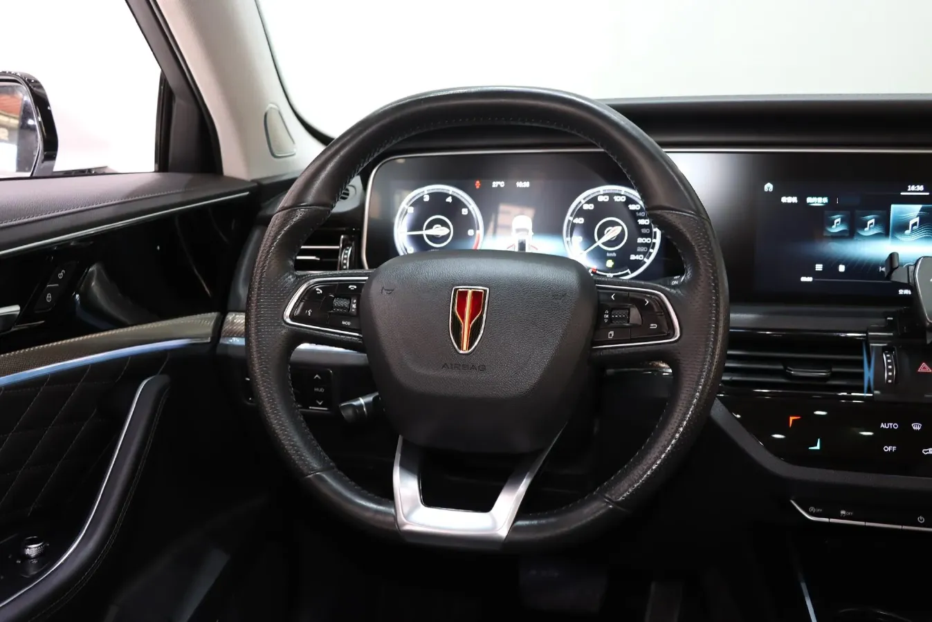 2019 HongQi HS5 2.0T 224HP L4 6AT,autocango,china used car exporter,china ev exporter,chinese used car exporter,chinese used ev exporter