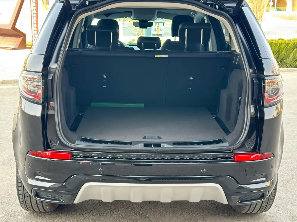 2025 Land Rover Discovery Sport 2.0T 249HP L4 9AT,autocango,china used car exporter,china ev exporter,chinese used car exporter,chinese used ev exporter