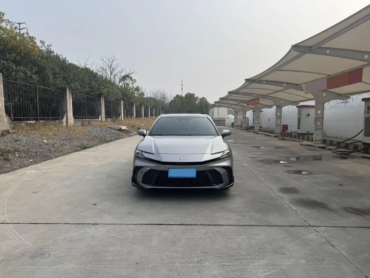 2024 Toyota Camry 2.0L 152HP L4 E-CVT Hybrid,autocango,china used car exporter,china ev exporter,chinese used car exporter,chinese used ev exporter