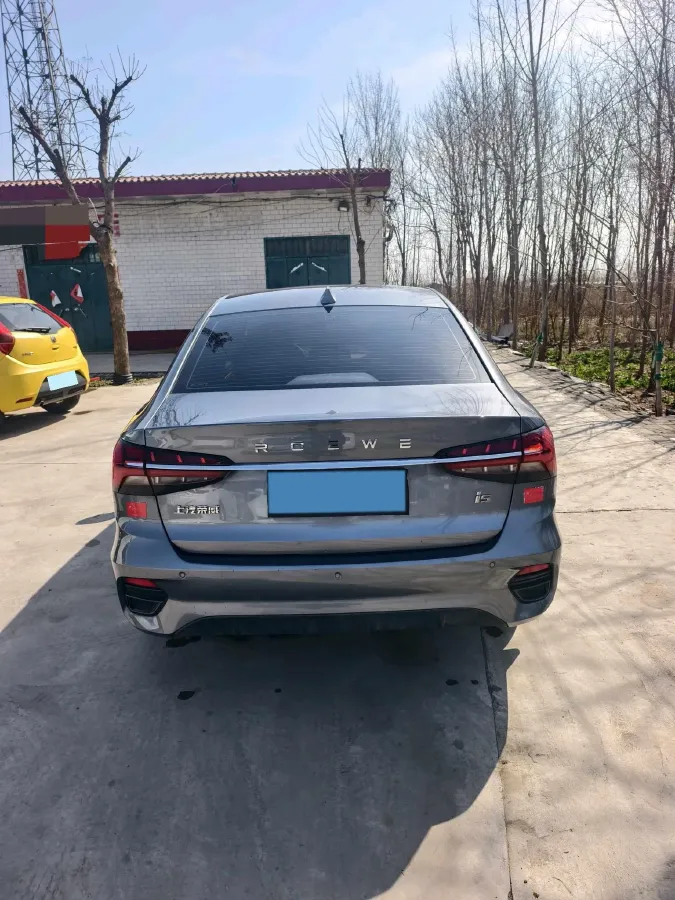 2021 Roewe i5 1.5L 120HP L4 5MT,autocango,china used car exporter,china ev exporter,chinese used car exporter,chinese used ev exporter