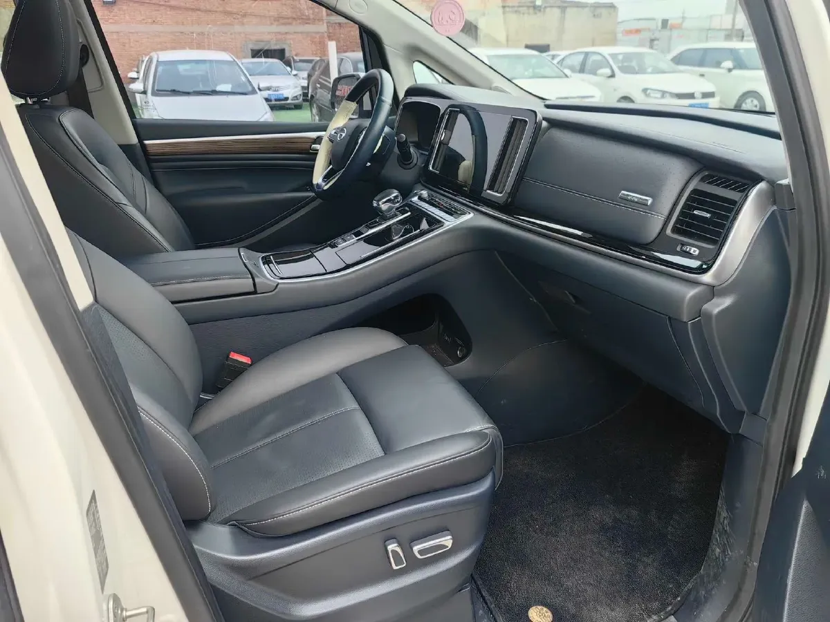 2021 GAC Trumpchi M8 2.0T 252HP L4 8AT,autocango,china used car exporter,china ev exporter,chinese used car exporter,chinese used ev exporter