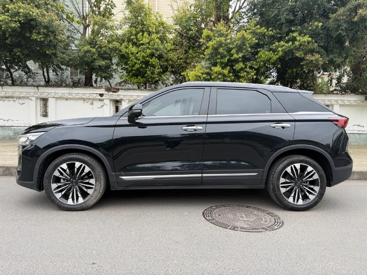 2023 Bestune T77 1.5T 169HP L4 7DCT,autocango,china used car exporter,china ev exporter,chinese used car exporter,chinese used ev exporter