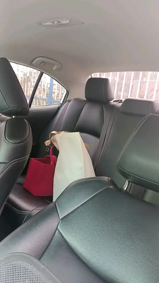 2021 Toyota Corolla 1.2T 116HP L4 CVT,autocango,china used car exporter,china ev exporter,chinese used car exporter,chinese used ev exporter