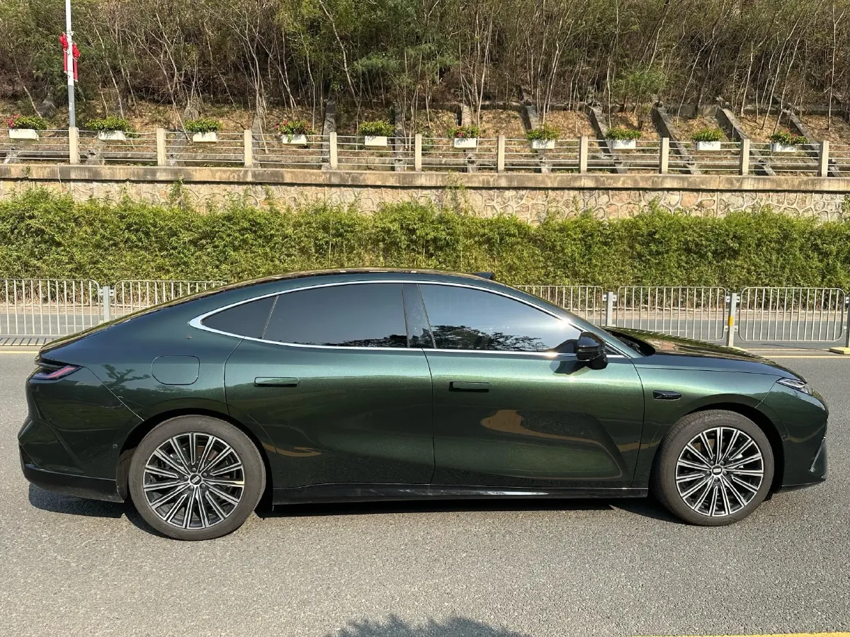 2025 Geely Galaxy Starshine 8 1.5T 163HP L4 3DHT PHEV 27.69KWH,autocango,china used car exporter,china ev exporter,chinese used car exporter,chinese used ev exporter