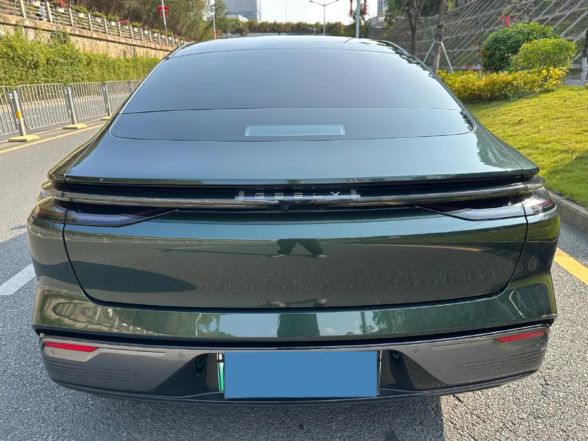 2025 Geely Galaxy Starshine 8 1.5T 163HP L4 3DHT PHEV 27.69KWH,autocango,china used car exporter,china ev exporter,chinese used car exporter,chinese used ev exporter