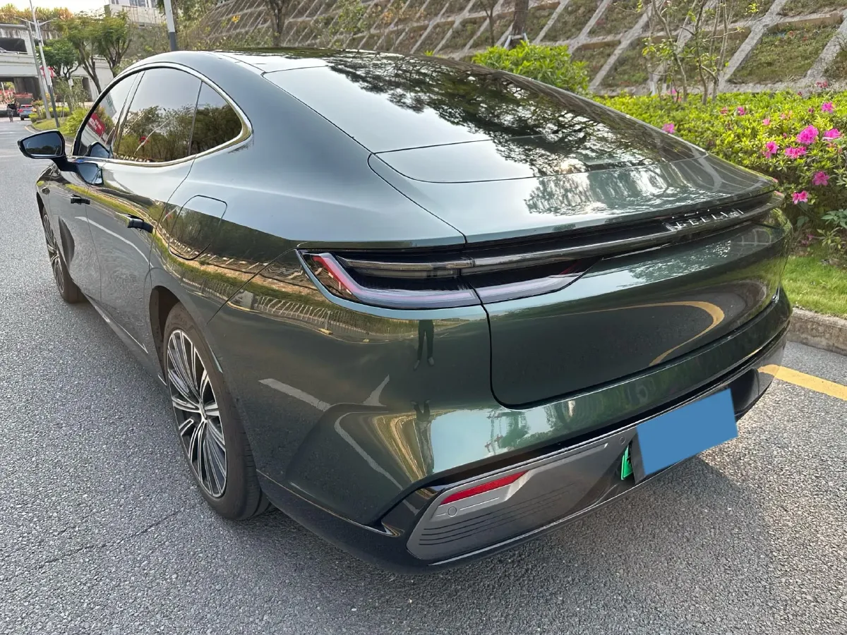 2025 Geely Galaxy Starshine 8 1.5T 163HP L4 3DHT PHEV 27.69KWH,autocango,china used car exporter,china ev exporter,chinese used car exporter,chinese used ev exporter