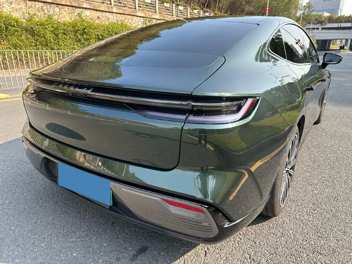 2025 Geely Galaxy Starshine 8 1.5T 163HP L4 3DHT PHEV 27.69KWH,autocango,china used car exporter,china ev exporter,chinese used car exporter,chinese used ev exporter