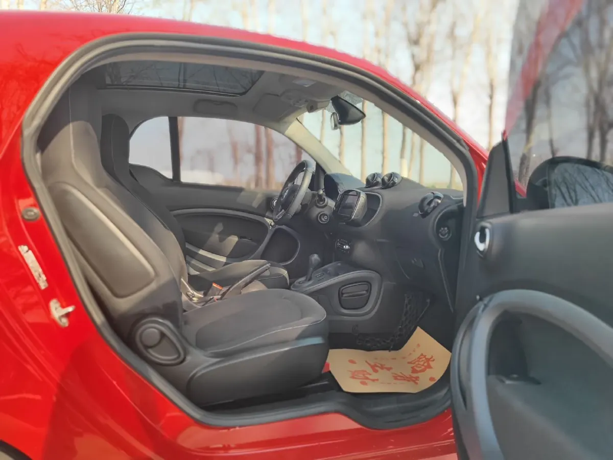 2019 Smart smart fortwo 0.9T 90HP L3 6DCT,autocango,china used car exporter,china ev exporter,chinese used car exporter,chinese used ev exporter