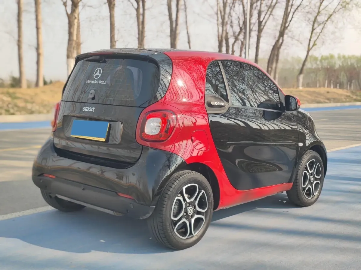 2019 Smart smart fortwo 0.9T 90HP L3 6DCT,autocango,china used car exporter,china ev exporter,chinese used car exporter,chinese used ev exporter