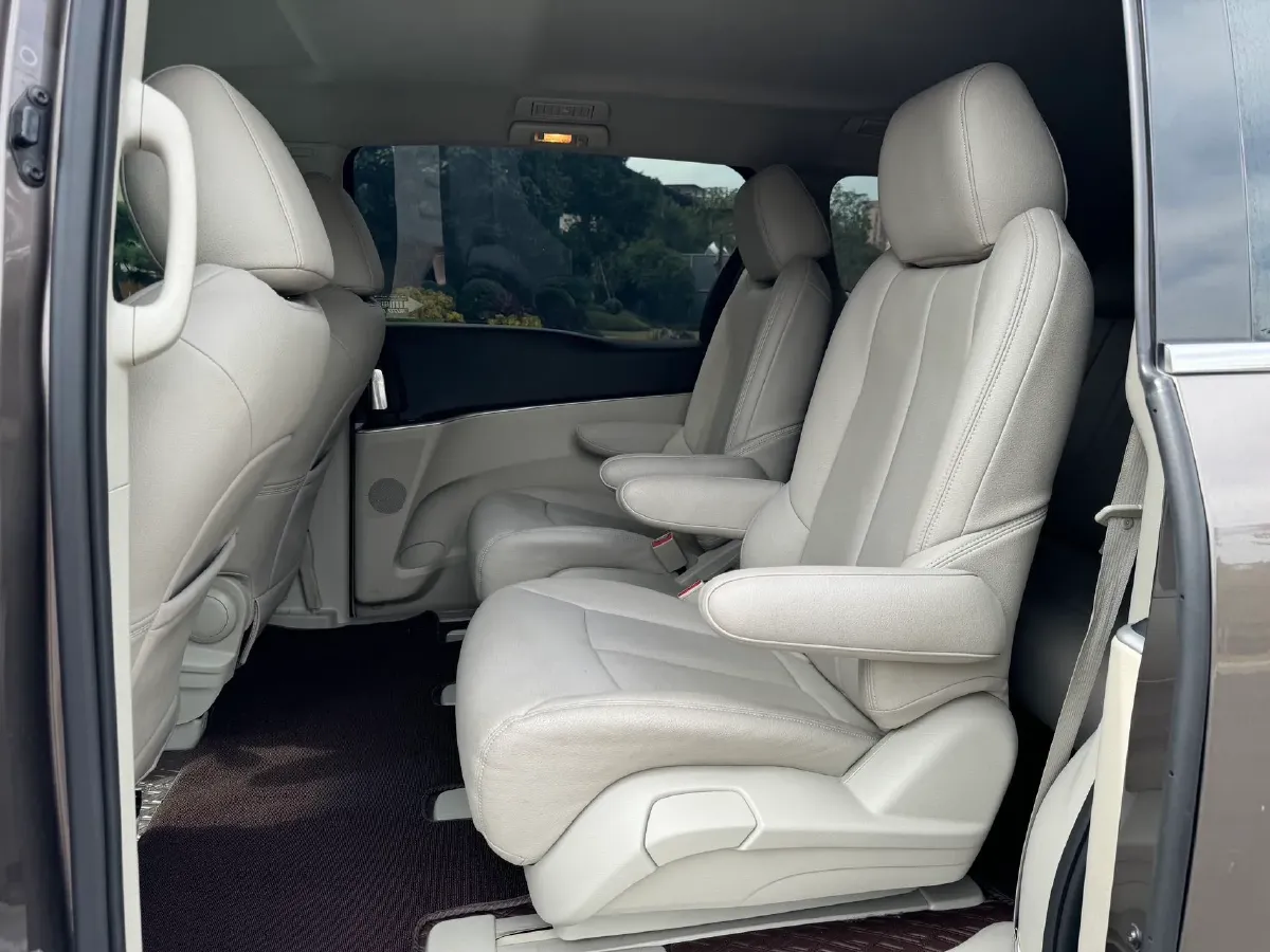 2021 Buick GL8 2.0T 237HP L4 9AT,autocango,china used car exporter,china ev exporter,chinese used car exporter,chinese used ev exporter