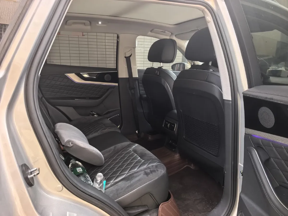 2019 HongQi HS5 2.0T 224HP L4 6AT,autocango,china used car exporter,china ev exporter,chinese used car exporter,chinese used ev exporter