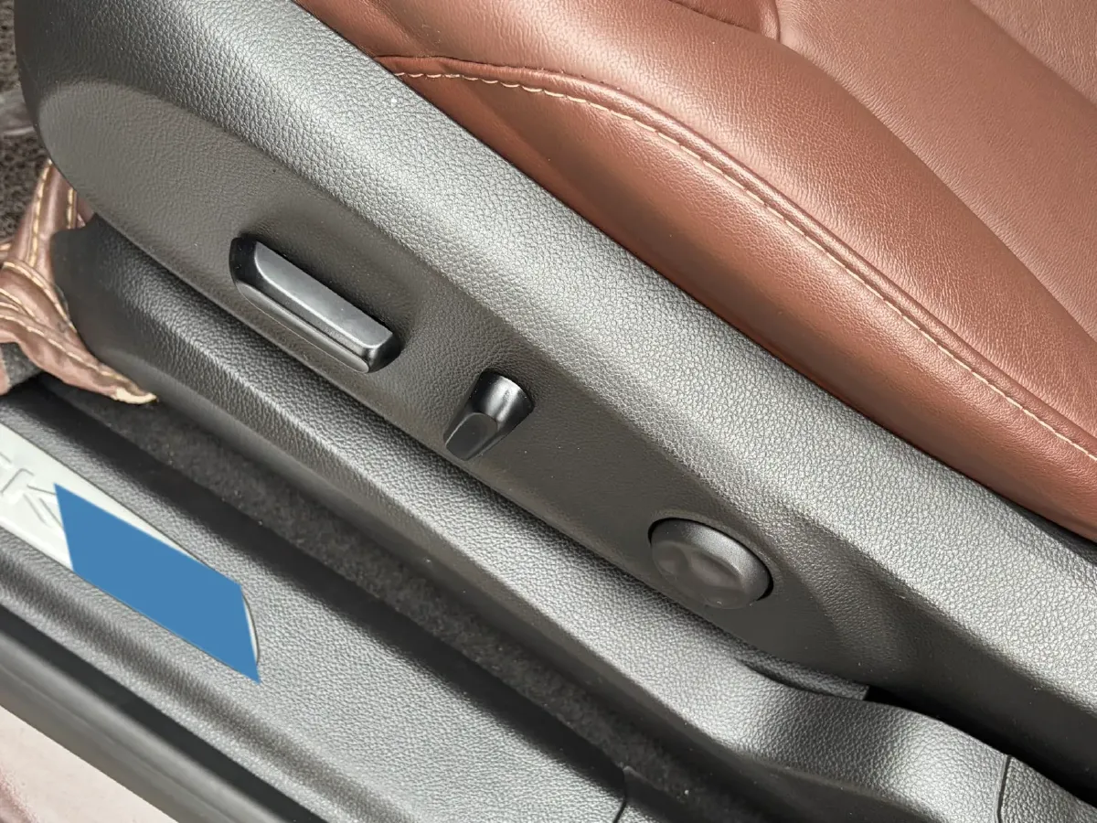 2021 Buick EnvisionPlus 1.5T 169HP L4 7DCT,autocango,china used car exporter,china ev exporter,chinese used car exporter,chinese used ev exporter