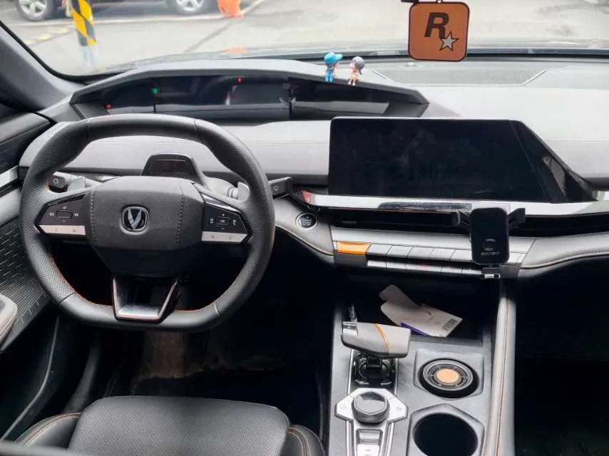 2022 ChangAn UNI-V 1.5T 188HP L4 7DCT,autocango,china used car exporter,china ev exporter,chinese used car exporter,chinese used ev exporter